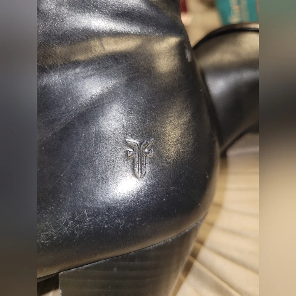FRYE Jennifer Black Leather Ankle Side Zip Booties Size 7 M - Picture 14 of 16
